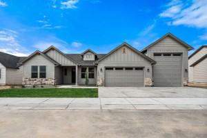 1-web-or-mls-1805-N-Black-Elm-1