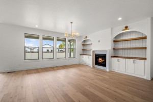 21-web-or-mls-1805-N-Black-Elm-21