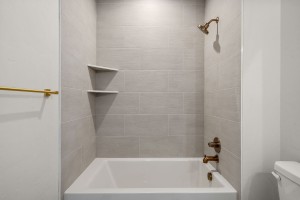 32-web-or-mls-1805-N-Black-Elm-32