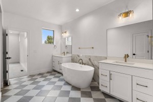 47-web-or-mls-1805-N-Black-Elm-47